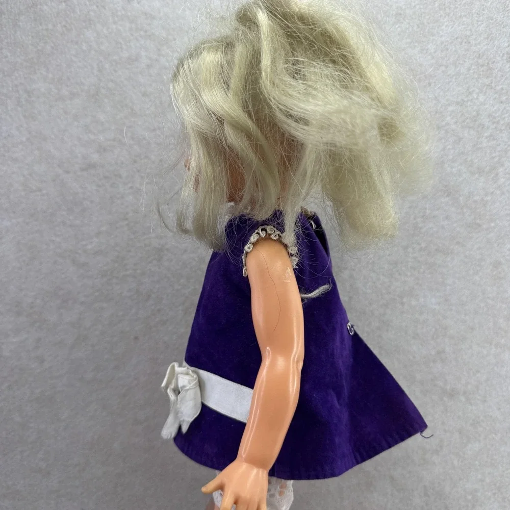 Vintage 1969 IDeal Crissy Velvet Growing‎ Hair 16 In Play Doll Retro Blonde Hair